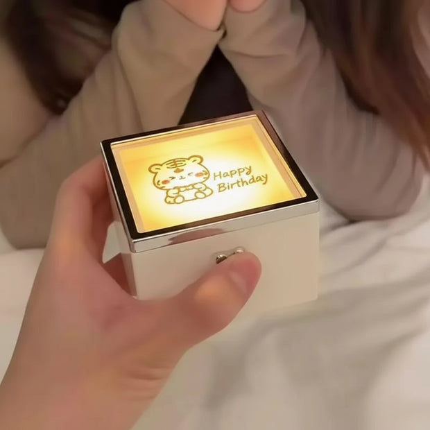 Luora™ Surprise Candle – The flame that hides a secret